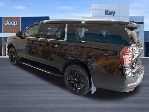Used 2023 Chevrolet Suburban Premier AWD/4WD image 4