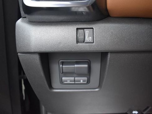 Used 2025 GMC Canyon AT4 image 23