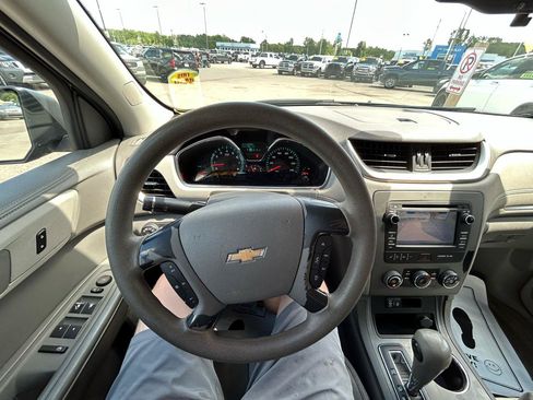 Used 2013 Chevrolet Traverse LS FWD image 28