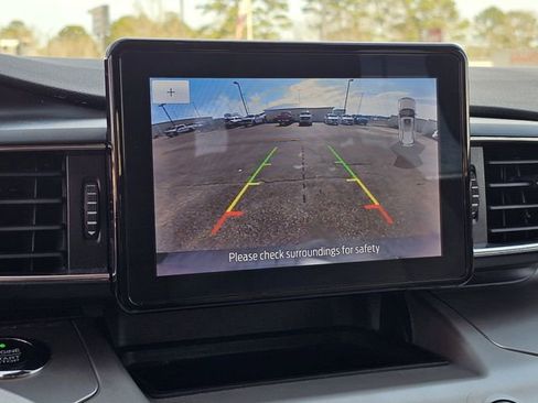 Certified 2020 Ford Explorer XLT w/ Equipment Group 202A image 10