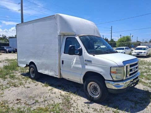 Used 2009 Ford E-350 and Econoline 350 Super Duty image 3