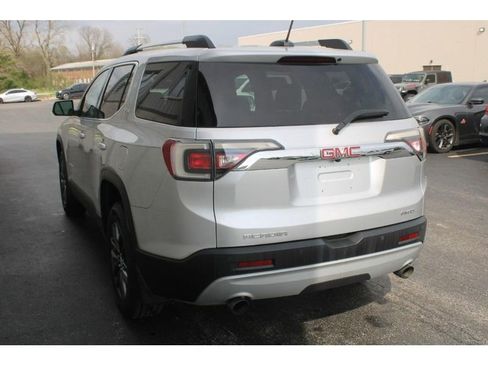 Used 2018 GMC Acadia SLT w/ LPO, Black Accent Package AWD/4WD image 6