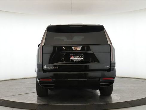 Used 2025 Cadillac Escalade ESV Sport w/ Touring Package image 11