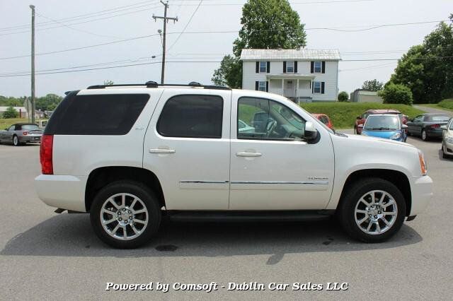 Used 2011 GMC Yukon SLT w/ SLT-2 Equipment Package AWD/4WD image 4