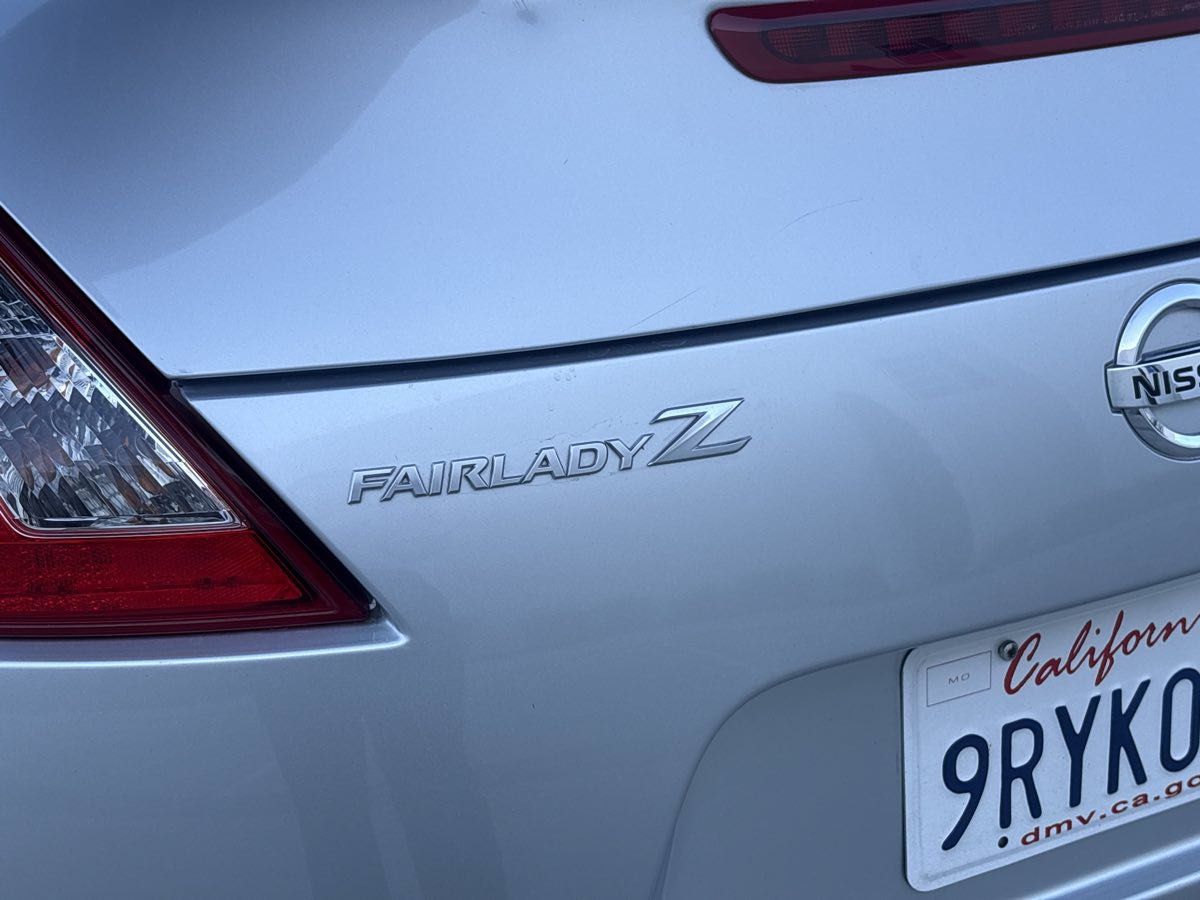 Used 2013 Nissan 370Z Coupe RWD image 11