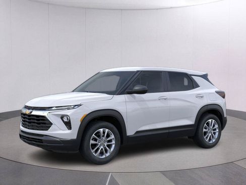 New 2026 Chevrolet TrailBlazer LS w/ LS Convenience Package FWD image 2