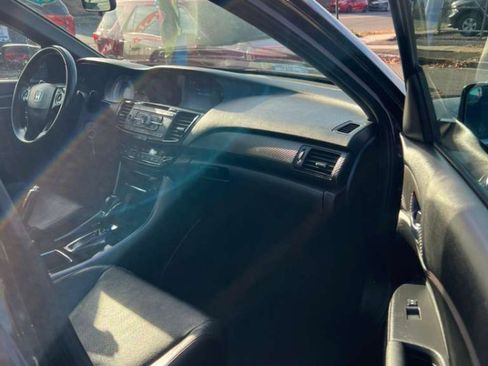 Used 2017 Honda Accord Sport Special Edition image 19