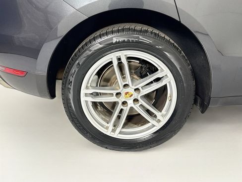Used 2017 Porsche Macan AWD/4WD image 33