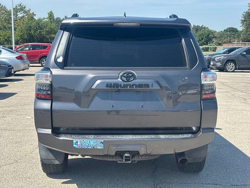 Used 2022 Toyota 4Runner SR5 Premium w/ Moonroof Package RWD image 5