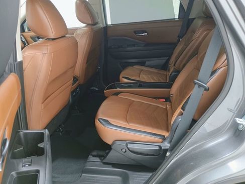 Used 2023 Nissan Pathfinder Platinum AWD/4WD image 19
