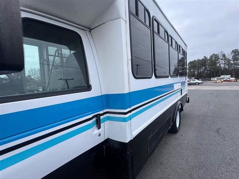 Used 2014 Ford E-450 and Econoline 450 Super Duty w/ Shuttle Bus Prep Package image 12