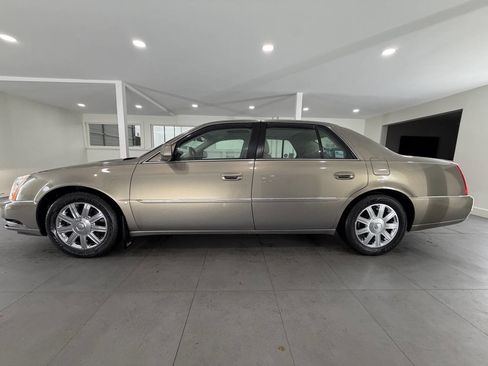 Used 2006 Cadillac DTS FWD image 24