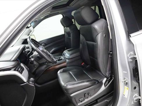 Used 2017 GMC Yukon SLT w/ Premium Edition RWD image 5