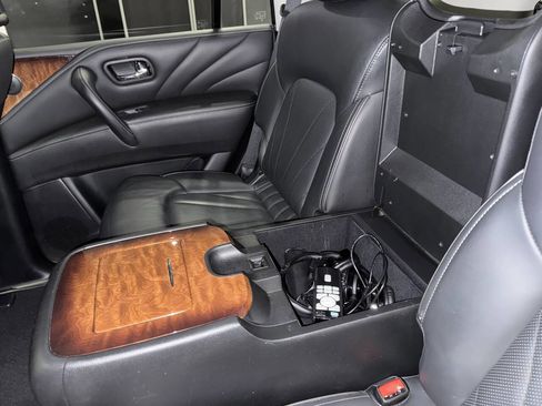 Used 2017 INFINITI QX80 4WD w/ Deluxe Technology Package image 35