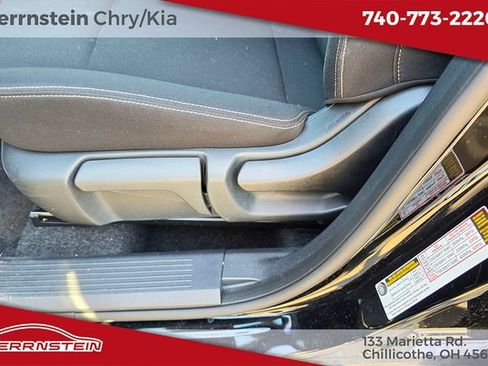 Used 2024 Nissan Rogue S AWD/4WD image 15