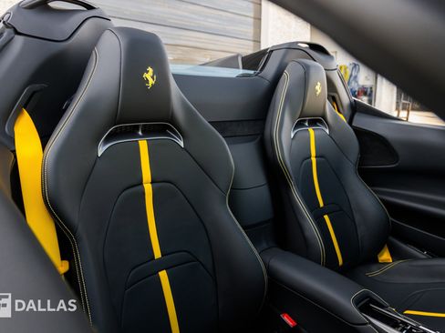 Used 2025 Ferrari SF90 Spider image 43