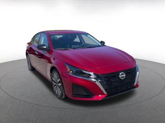 Used 2025 Nissan Altima 2.5 SV video 2