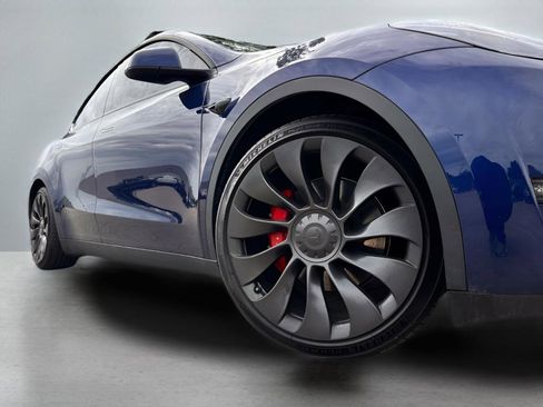 Used 2023 Tesla Model Y Performance AWD/4WD image 25