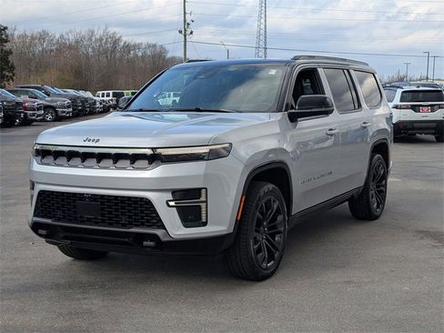 New 2026 Jeep Grand Wagoneer Summit image 4