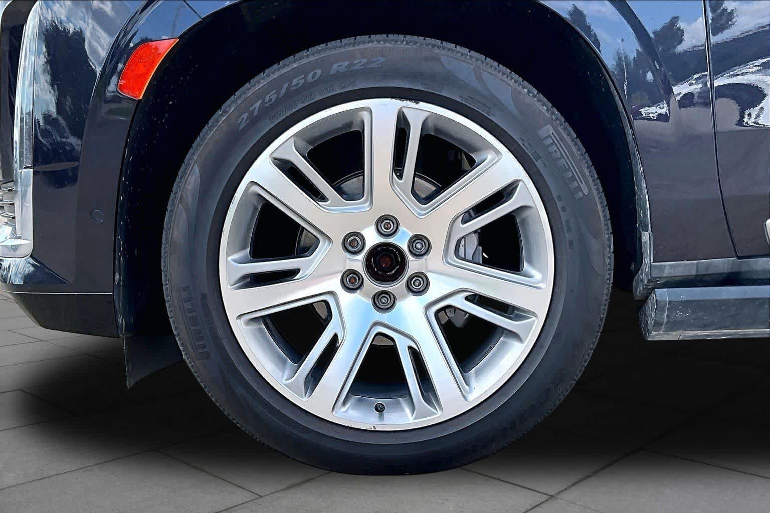 Used 2022 Cadillac Escalade Premium Luxury Platinum AWD/4WD image 10