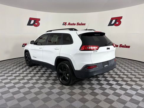 Used 2015 Jeep Cherokee Latitude w/ Cold Weather Group image 4