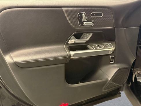Certified 2022 Mercedes-Benz GLB 250 4MATIC image 15