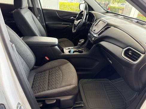 Used 2022 Chevrolet Equinox LT image 17