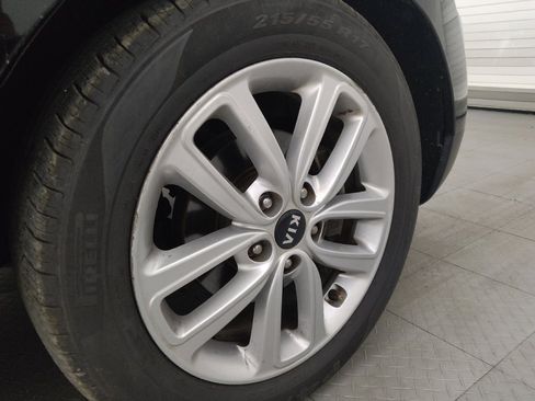 Used 2019 Kia Soul + FWD image 31