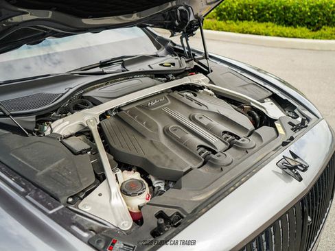 Used 2022 Bentley Flying Spur Plug-In Hybrid image 17