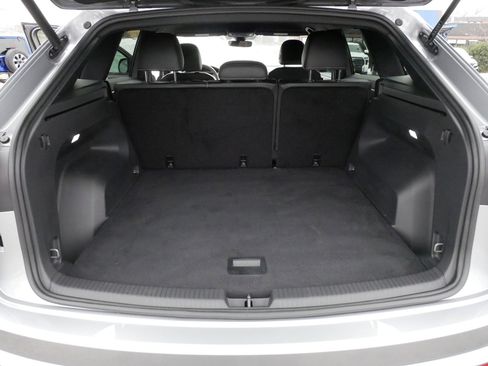 Certified 2024 Volkswagen Atlas Cross Sport SE image 18