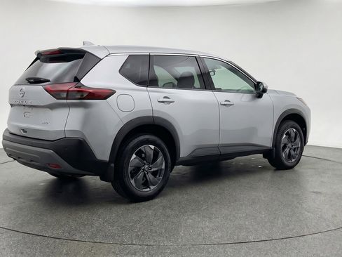 Used 2025 Nissan Rogue SV FWD image 9