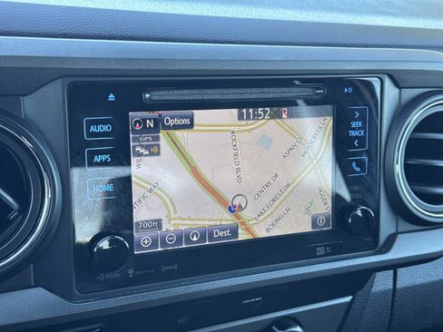 Used 2019 Toyota Tacoma TRD Sport image 14