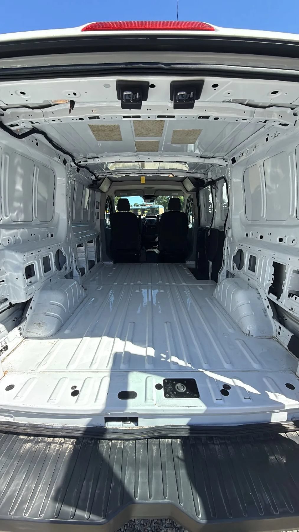 Used 2016 Ford Transit 150 130 Low Roof RWD image 11