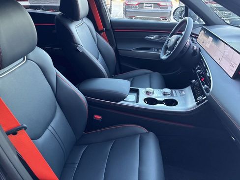 New 2026 Genesis GV70 2.5T Sport Prestige AWD/4WD image 10