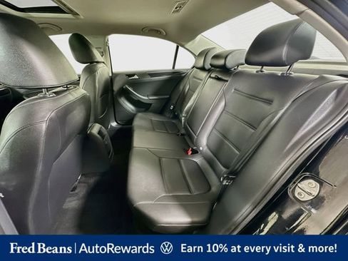 Used 2017 Volkswagen Jetta SEL FWD image 31