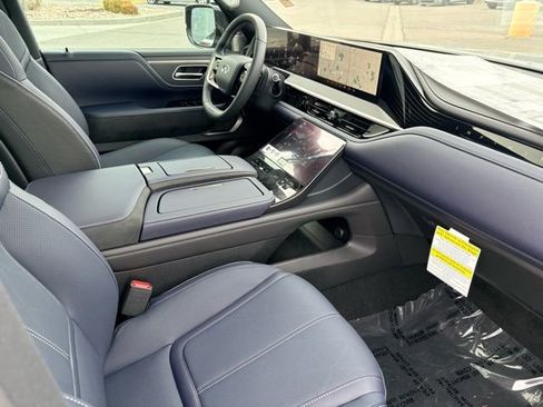 New 2026 INFINITI QX80 4WD image 18