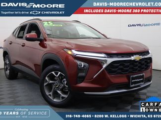 Used 2025 Chevrolet Trax LT video 1