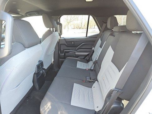 Used 2025 Toyota 4Runner TRD Off-Road image 18