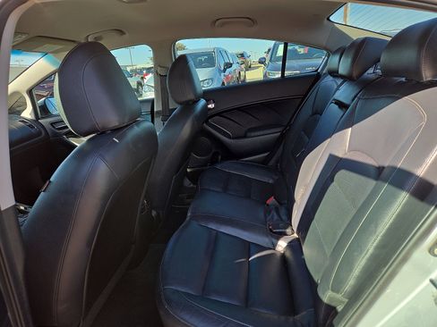 Used 2018 Kia Forte EX image 8