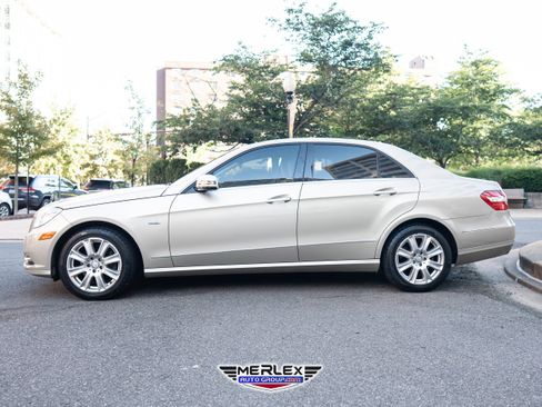 Used 2012 Mercedes-Benz E 350 4MATIC Sedan image 4