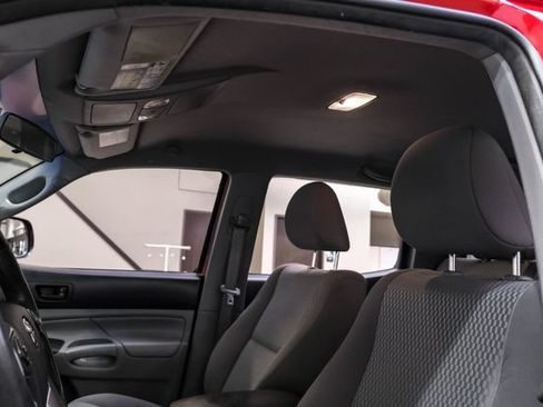Used 2014 Toyota Tacoma PreRunner w/ SR5 Package RWD image 29
