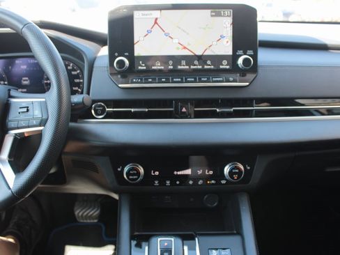 Used 2023 Mitsubishi Outlander SE image 18