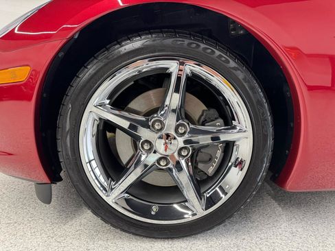 Used 2012 Chevrolet Corvette Coupe w/ 2LT Preferred Equipment Group RWD image 28