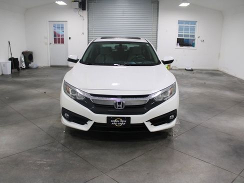 Used 2017 Honda Civic EX-L image 3