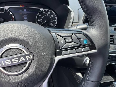 Used 2024 Nissan Altima 2.5 SL FWD image 22