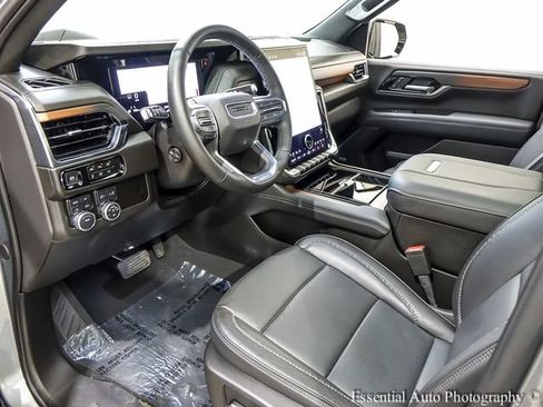 Certified 2025 GMC Yukon Denali w/ Sun & Power Step Package AWD/4WD image 10