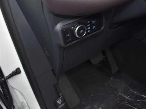 Used 2025 Ford Explorer Platinum w/ Ultimate Package image 7