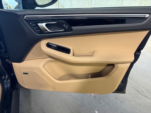 Certified 2020 Porsche Macan S AWD/4WD image 24