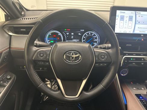 Used 2021 Toyota Venza Limited image 18