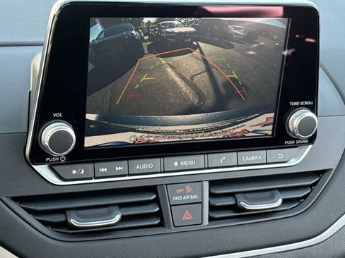 Used 2025 Nissan Altima 2.5 S image 18